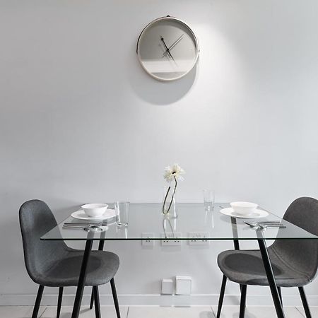 Khayat Homes - The Curve - One Bed Londen Buitenkant foto
