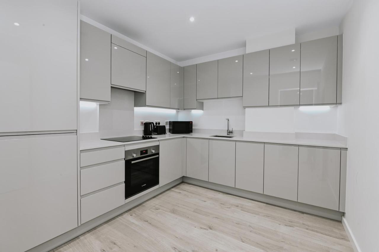 Khayat Homes - The Curve - One Bed Londen Buitenkant foto