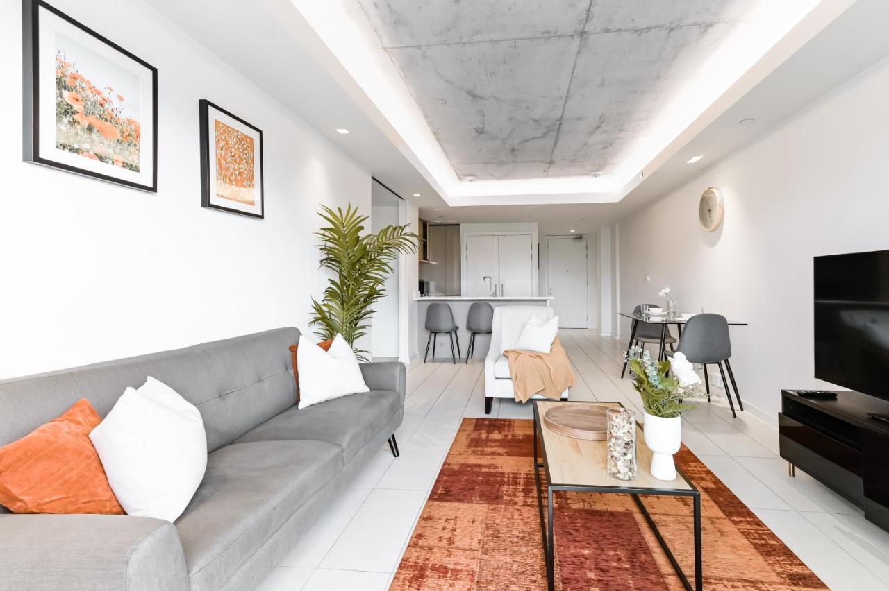 Khayat Homes - The Curve - One Bed Londen Buitenkant foto